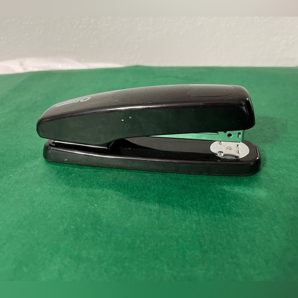 Black Corporate Express stapler 20 pages - Picture 5 of 10